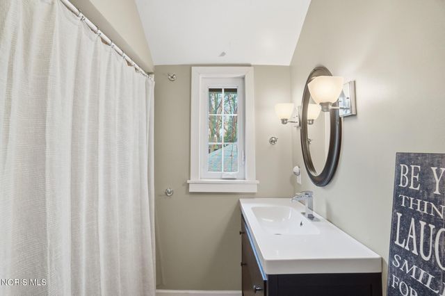 2523 Orchard Road, Ottawa Hills, OH 43606