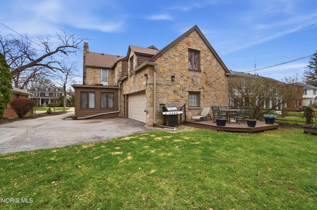 2523 Orchard Road, Ottawa Hills, OH 43606