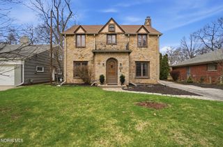 2523 Orchard Road, Ottawa Hills, OH 43606