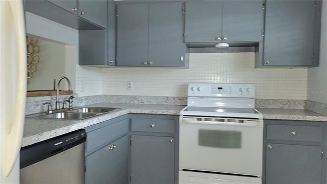 19029 US HIGHWAY 19 N 5-14, Clearwater, FL 33764