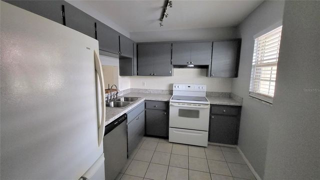 19029 US HIGHWAY 19 N 5-14, Clearwater, FL 33764