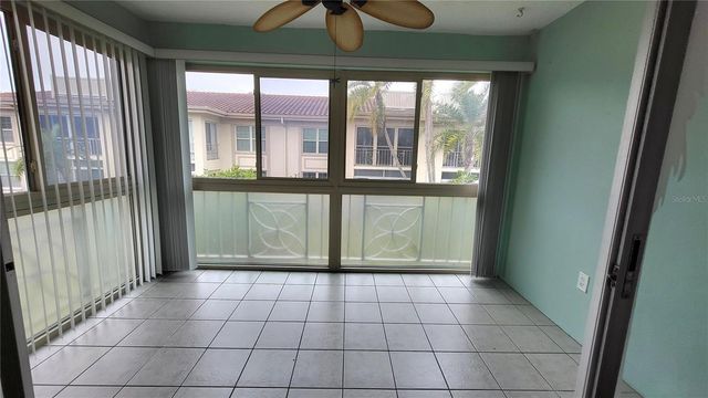 19029 US HIGHWAY 19 N 5-14, Clearwater, FL 33764