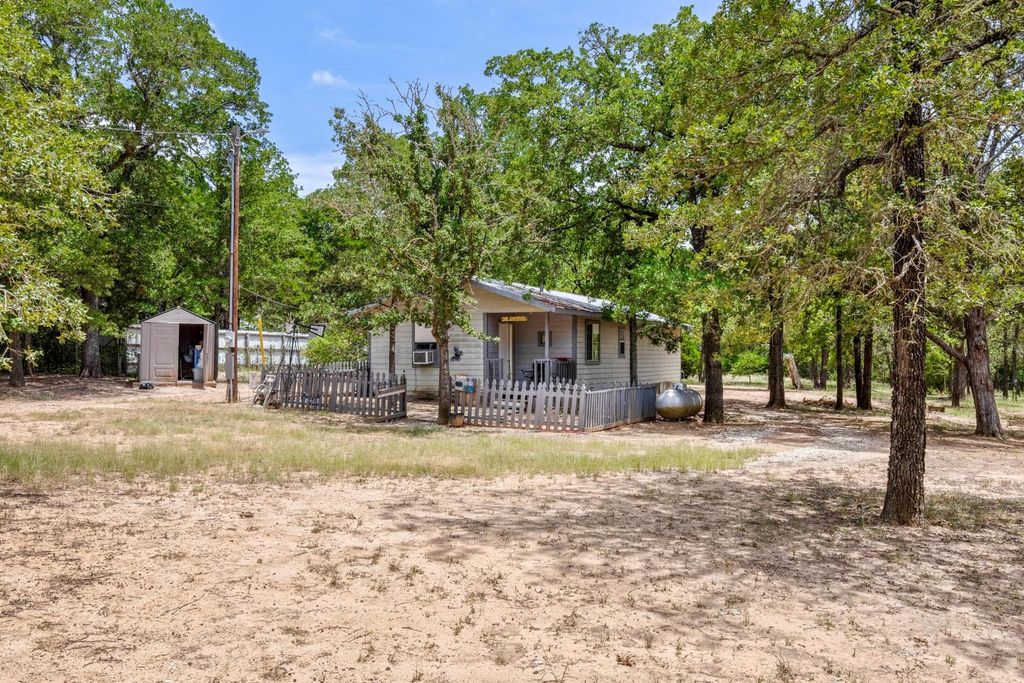 147 Sunset HTS, Bastrop, TX 78602