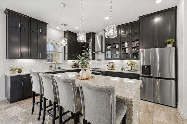 1905 S College ST, Georgetown, TX 78626