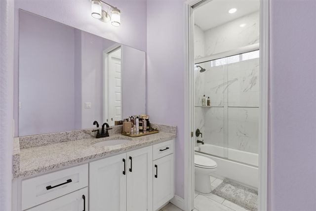 1905 S College ST, Georgetown, TX 78626