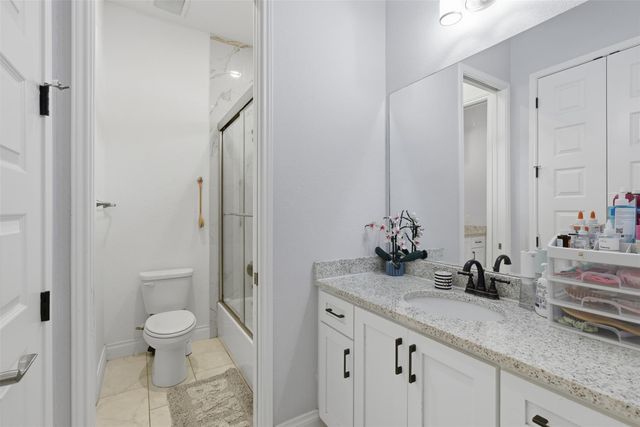 1905 S College ST, Georgetown, TX 78626