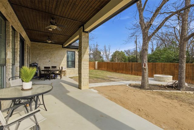 1905 S College ST, Georgetown, TX 78626