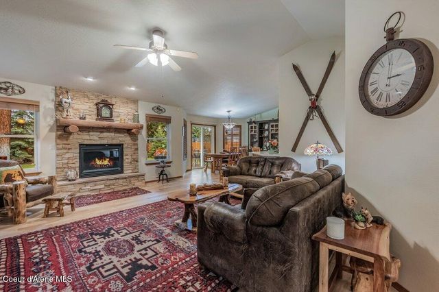 3953 N 19th ST, Coeur D'alene, ID 83815