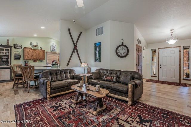 3953 N 19th ST, Coeur D'alene, ID 83815