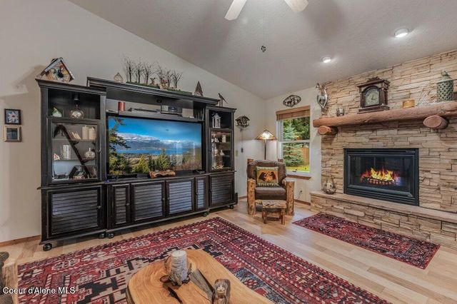 3953 N 19th ST, Coeur D'alene, ID 83815