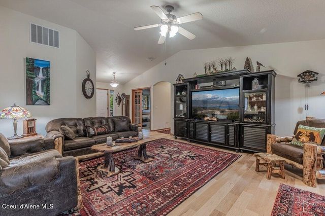 3953 N 19th ST, Coeur D'alene, ID 83815