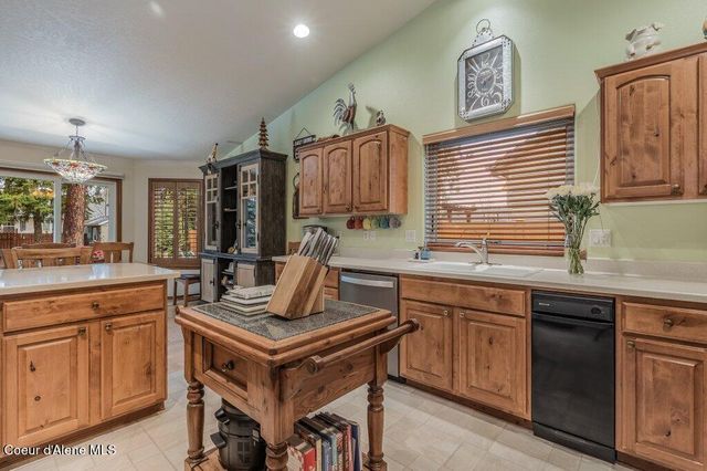 3953 N 19th ST, Coeur D'alene, ID 83815