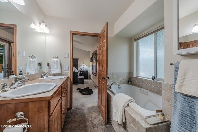 3953 N 19th ST, Coeur D'alene, ID 83815