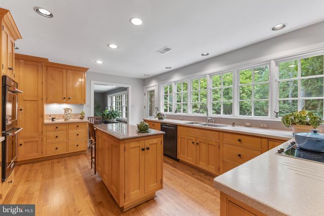 11103 BURYWOOD LN, Reston, VA 20194