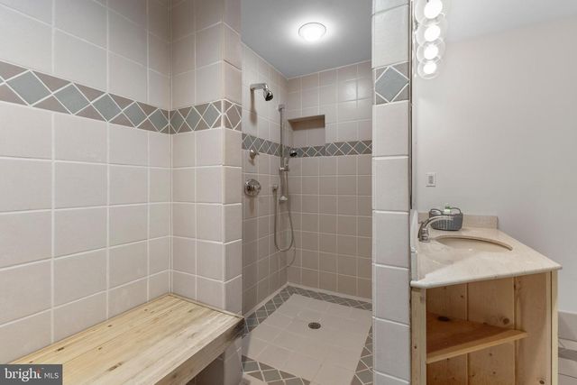 11103 BURYWOOD LN, Reston, VA 20194