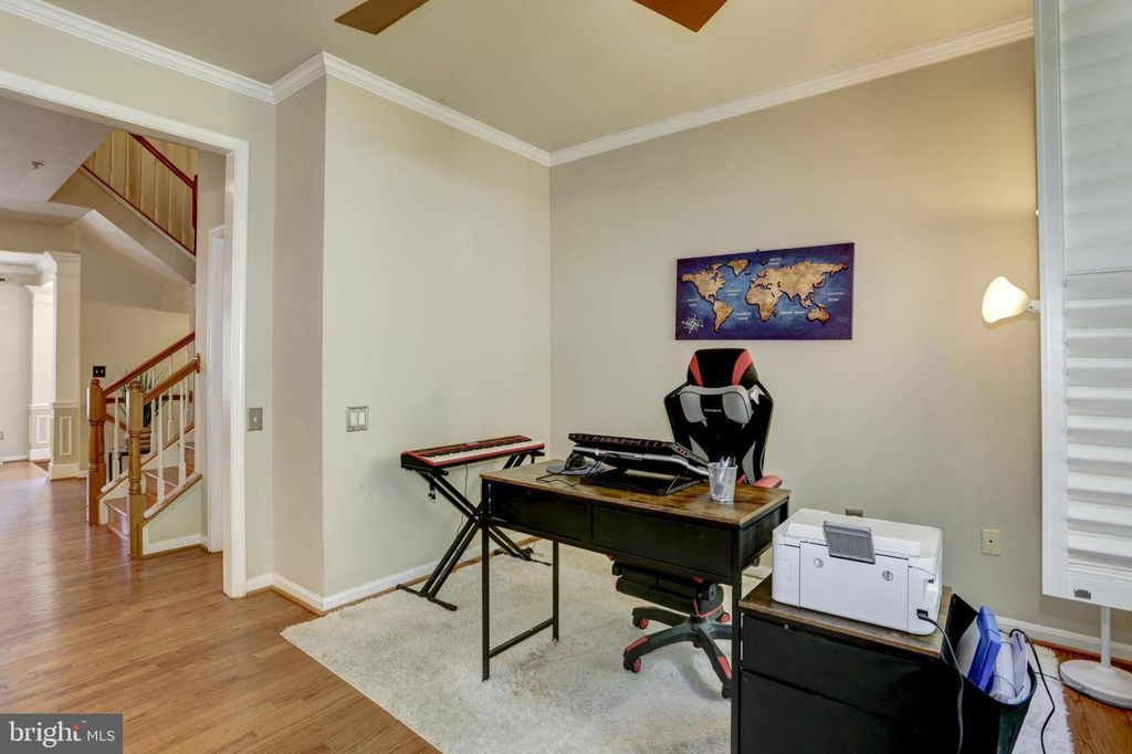 Image 15 of property listing at 11906 CASTLEGATE CT #45, Rockville, MD 20852