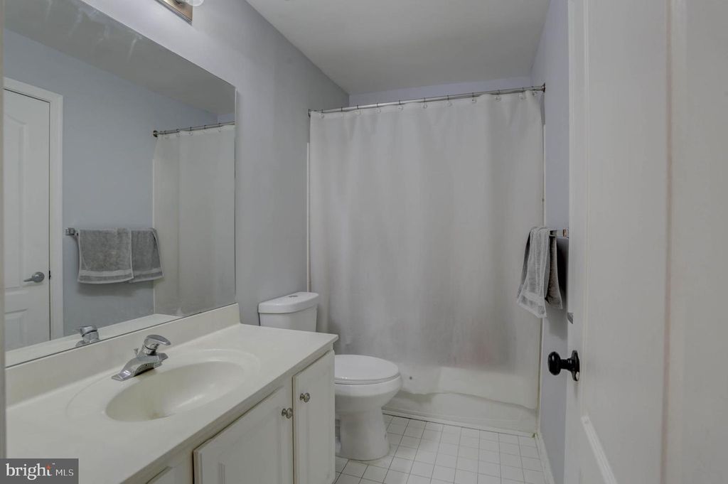 Image 18 of property listing at 11906 CASTLEGATE CT #45, Rockville, MD 20852