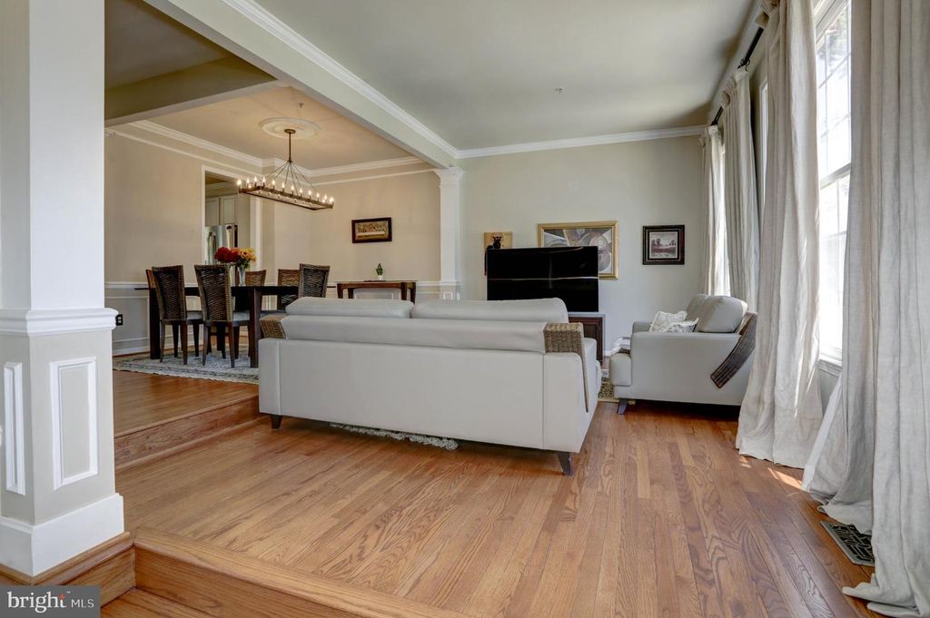 Image 2 of property listing at 11906 CASTLEGATE CT #45, Rockville, MD 20852