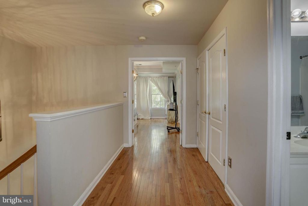 Image 20 of property listing at 11906 CASTLEGATE CT #45, Rockville, MD 20852