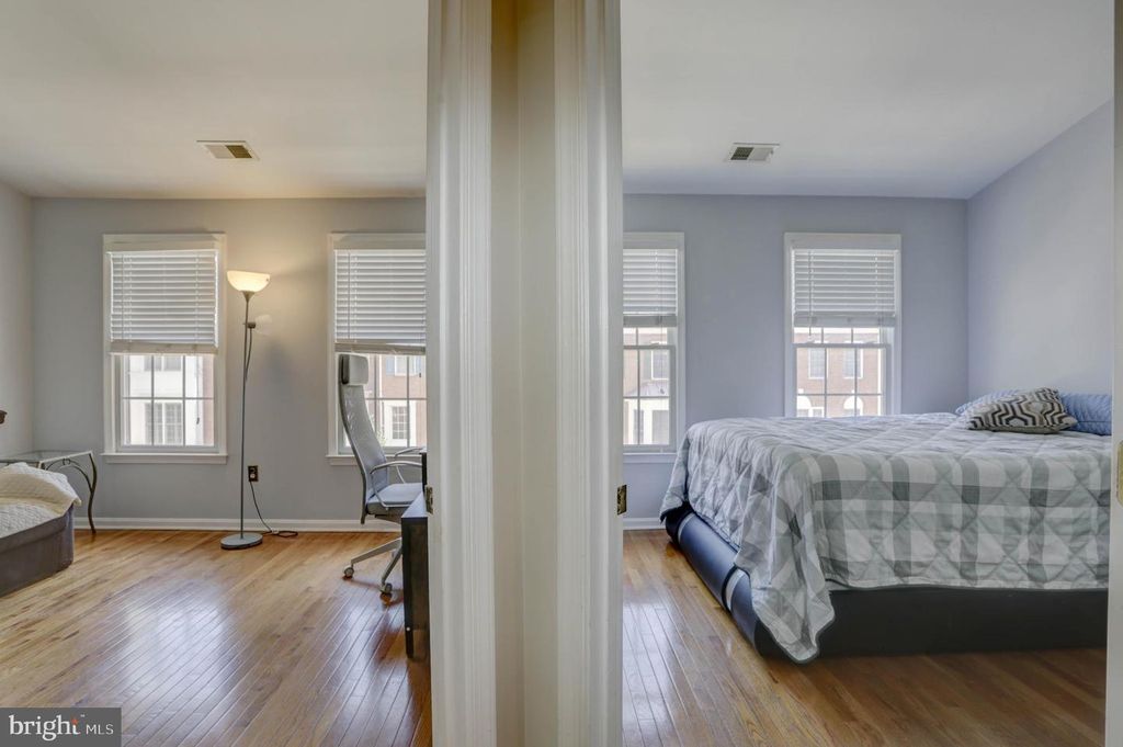 Image 21 of property listing at 11906 CASTLEGATE CT #45, Rockville, MD 20852