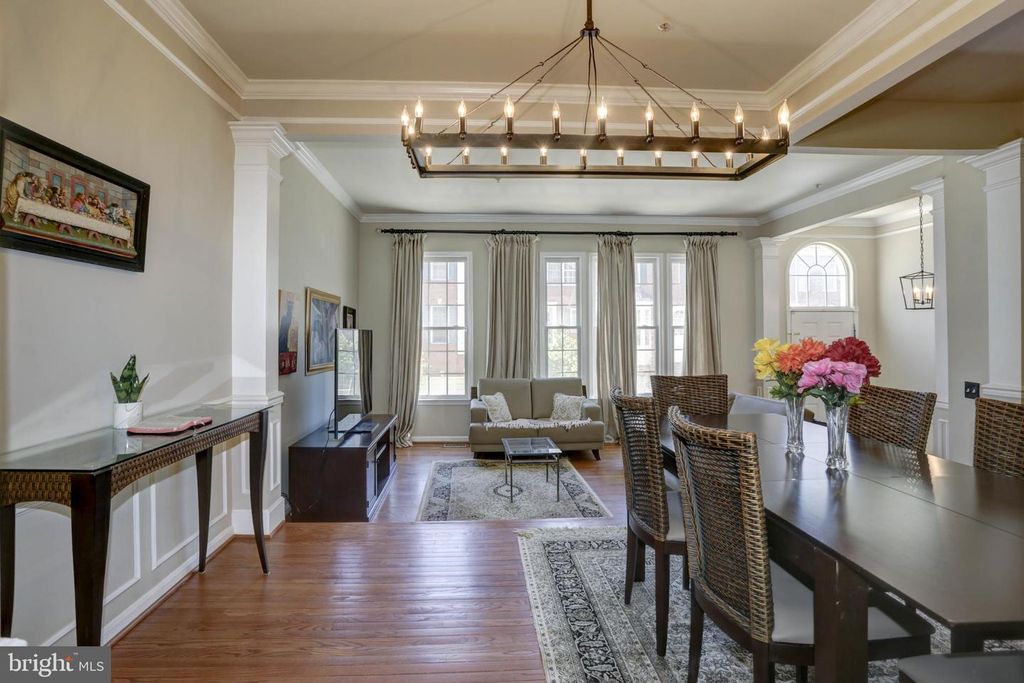 Image 7 of property listing at 11906 CASTLEGATE CT #45, Rockville, MD 20852