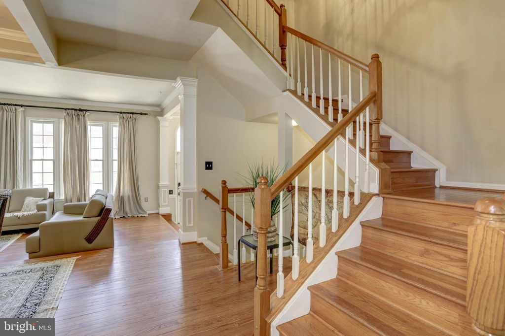 Image 8 of property listing at 11906 CASTLEGATE CT #45, Rockville, MD 20852