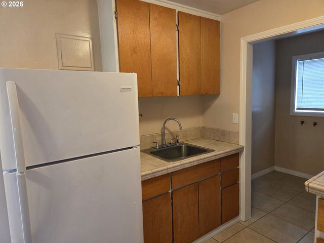 1306 S 3RD Ave, Kelso, WA 98626