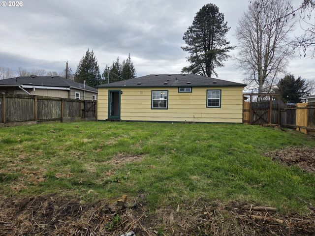 1306 S 3RD Ave, Kelso, WA 98626