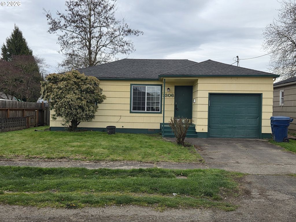 1306 S 3RD Ave, Kelso, WA 98626