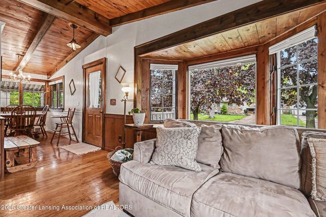 1116 N Magnolia Avenue, Lansing, MI 48912