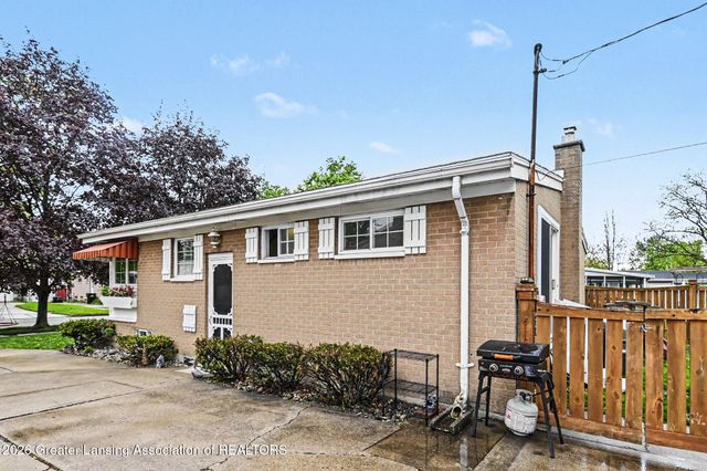 1116 N Magnolia Avenue, Lansing, MI 48912