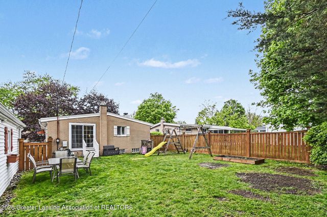 1116 N Magnolia Avenue, Lansing, MI 48912