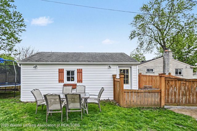 1116 N Magnolia Avenue, Lansing, MI 48912
