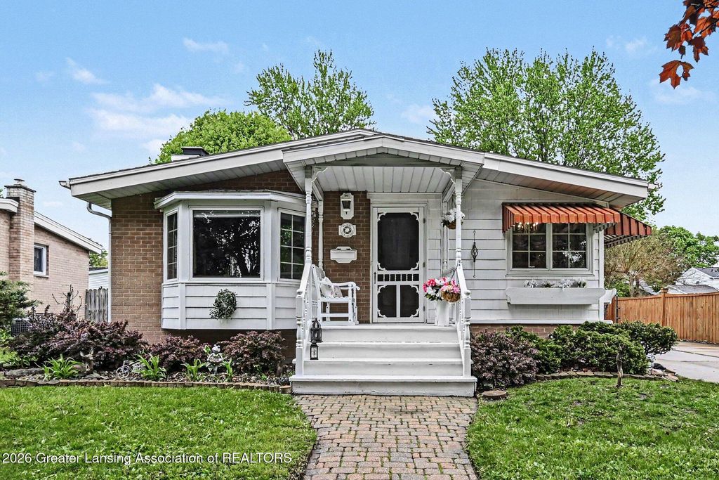 1116 N Magnolia Avenue, Lansing, MI 48912