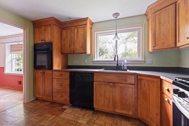 77 Warren Rd, Ashland, MA 01721