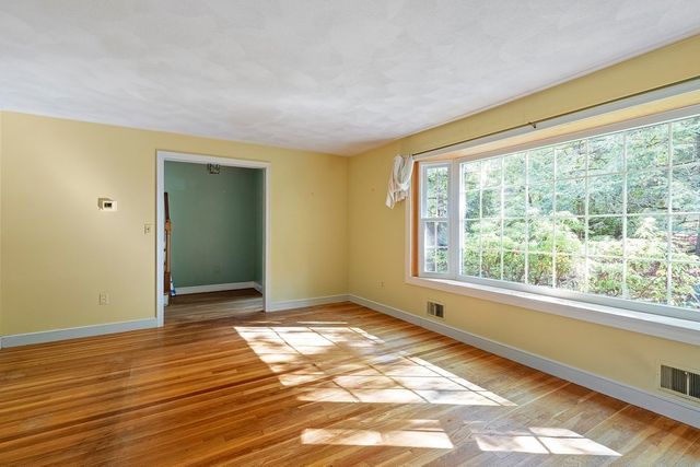 77 Warren Rd, Ashland, MA 01721