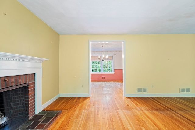77 Warren Rd, Ashland, MA 01721