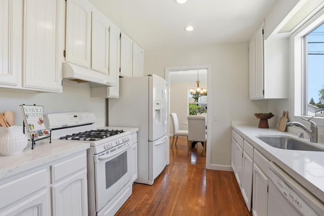 28 Alameda De Las Pulgas, Redwood City, CA 94062