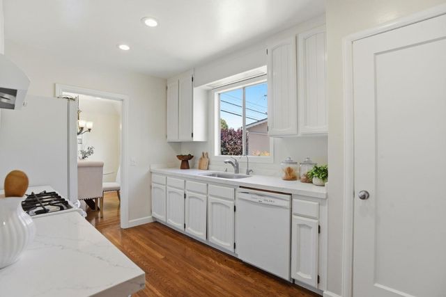 28 Alameda De Las Pulgas, Redwood City, CA 94062