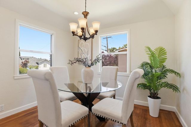 28 Alameda De Las Pulgas, Redwood City, CA 94062