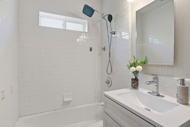 28 Alameda De Las Pulgas, Redwood City, CA 94062