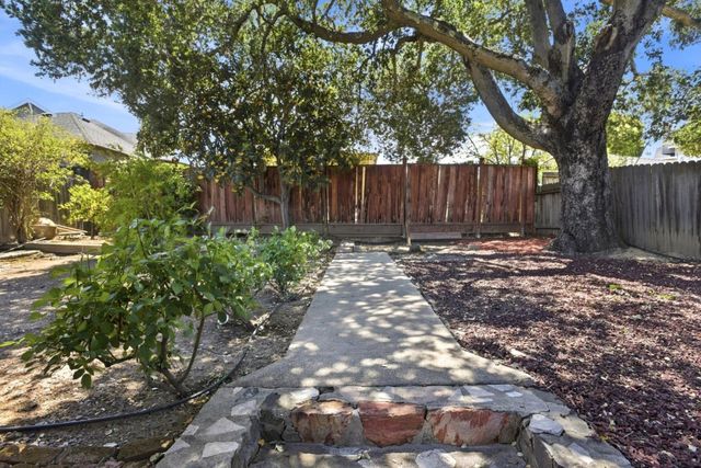 28 Alameda De Las Pulgas, Redwood City, CA 94062