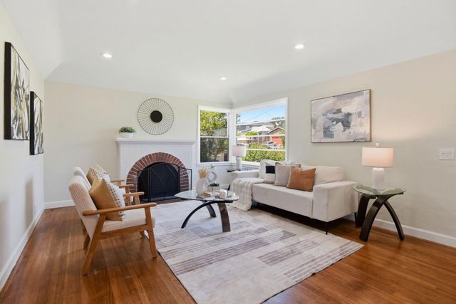 28 Alameda De Las Pulgas, Redwood City, CA 94062