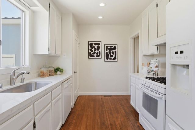28 Alameda De Las Pulgas, Redwood City, CA 94062