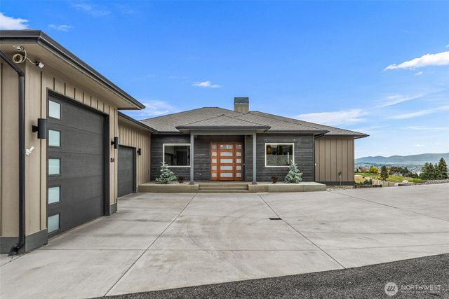 854 Autumn Crest Drive, Wenatchee, WA 98801
