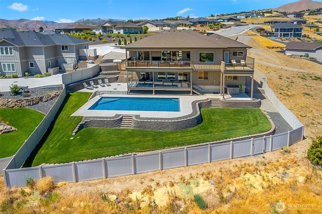 854 Autumn Crest Drive, Wenatchee, WA 98801