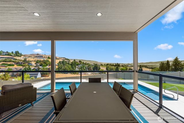 854 Autumn Crest Drive, Wenatchee, WA 98801