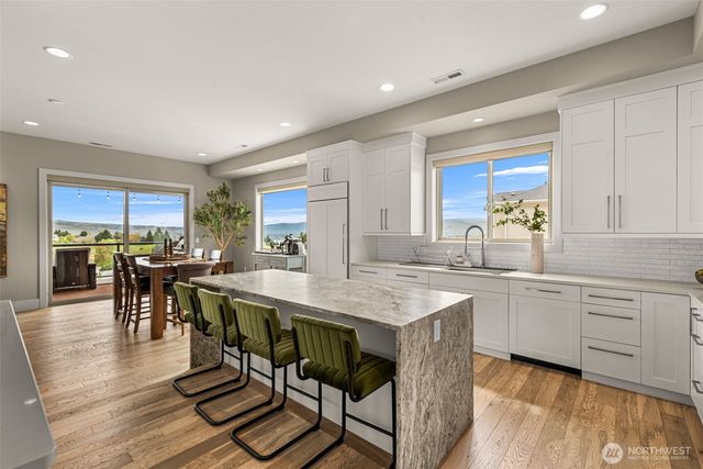 854 Autumn Crest Drive, Wenatchee, WA 98801