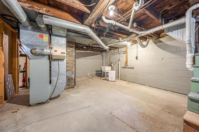 715 W 4TH STREET, Appleton, WI 54914