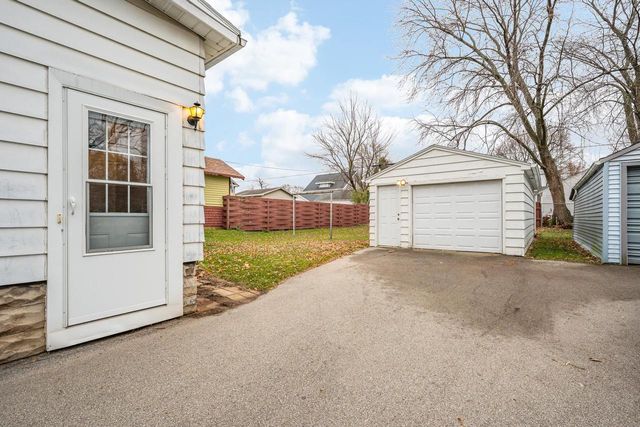 715 W 4TH STREET, Appleton, WI 54914